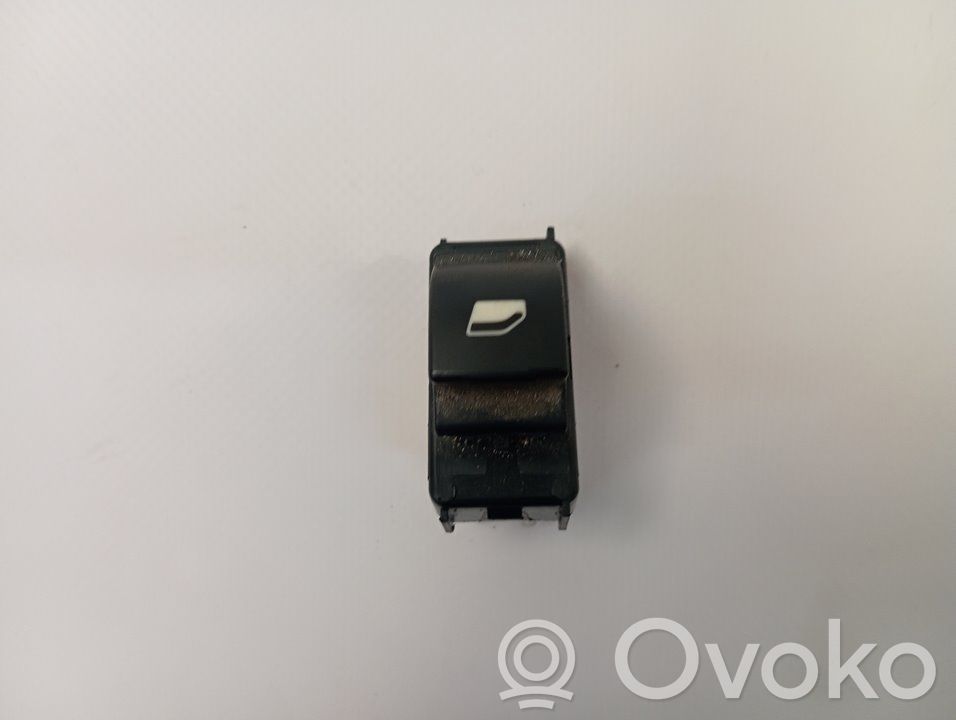 Electric window control switch   980448032D