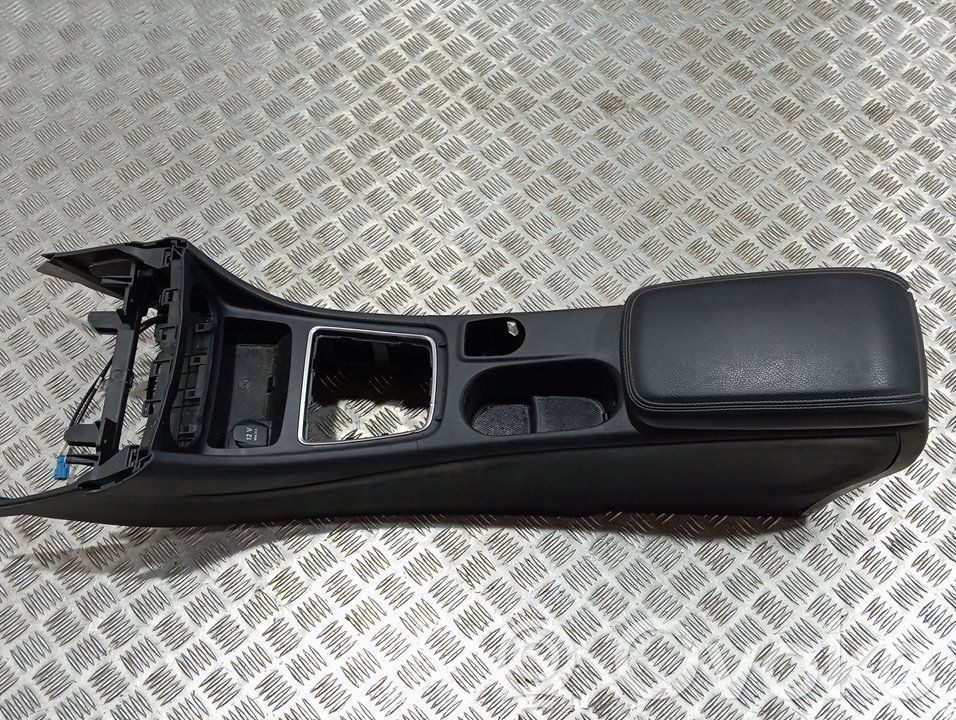 Mercedes-Benz A W176 Reposabrazos 