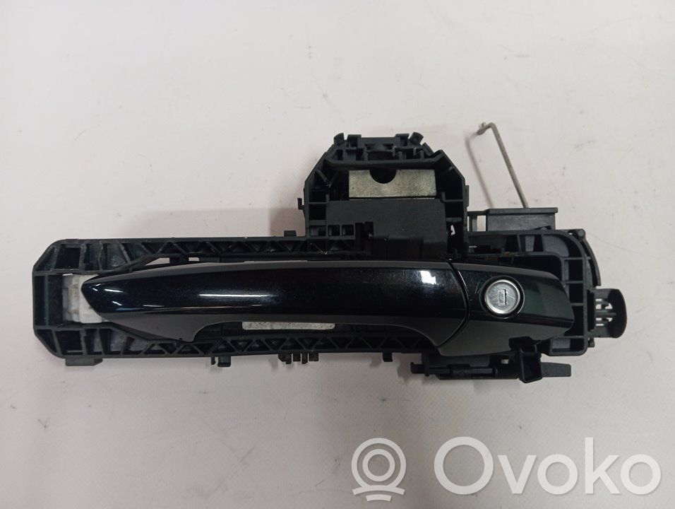 Manecilla externa puerta delantera   A2047602000