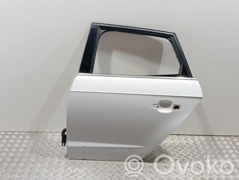 Puerta trasera   8V4833051E