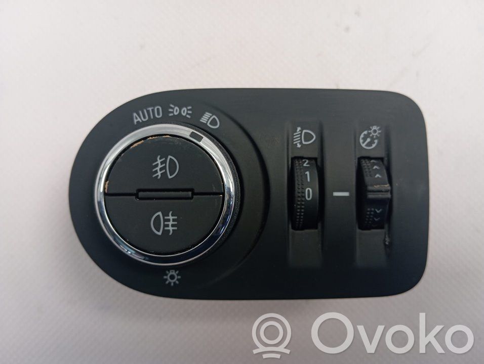 Opel Corsa F Interruptor de control del panel de luces 