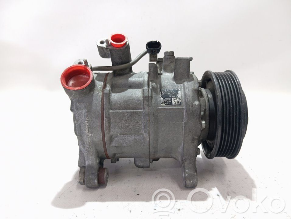 Ilmastointilaitteen kompressorin pumppu (A/C)   64529330831