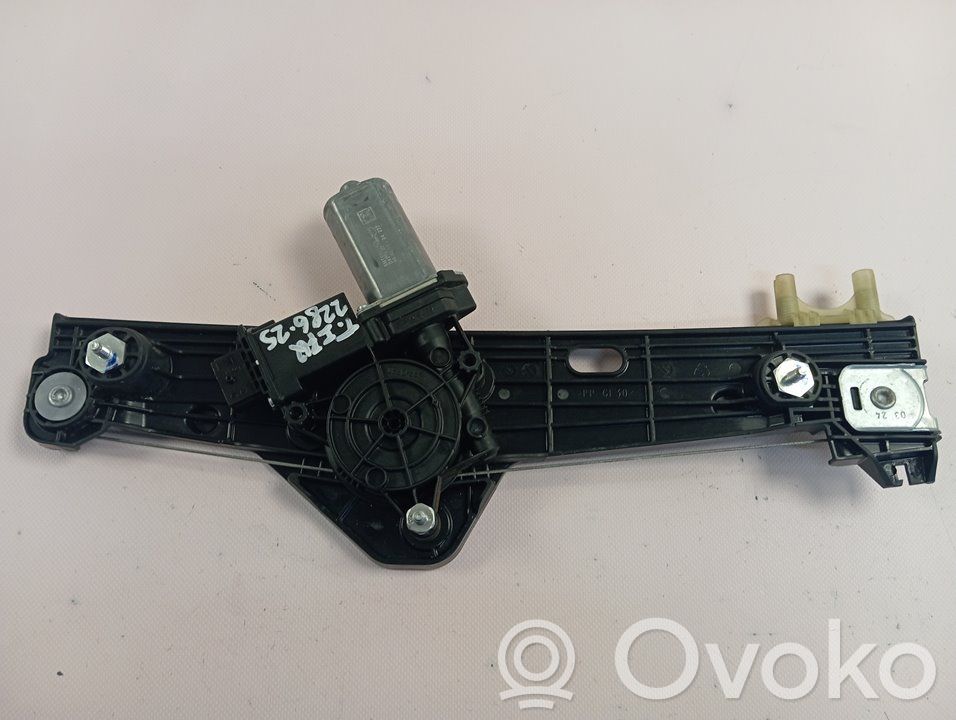 Jeep Avenger Macara geam spate fără motor 