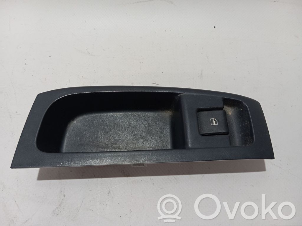 Volkswagen Fox Przyciski szyb 