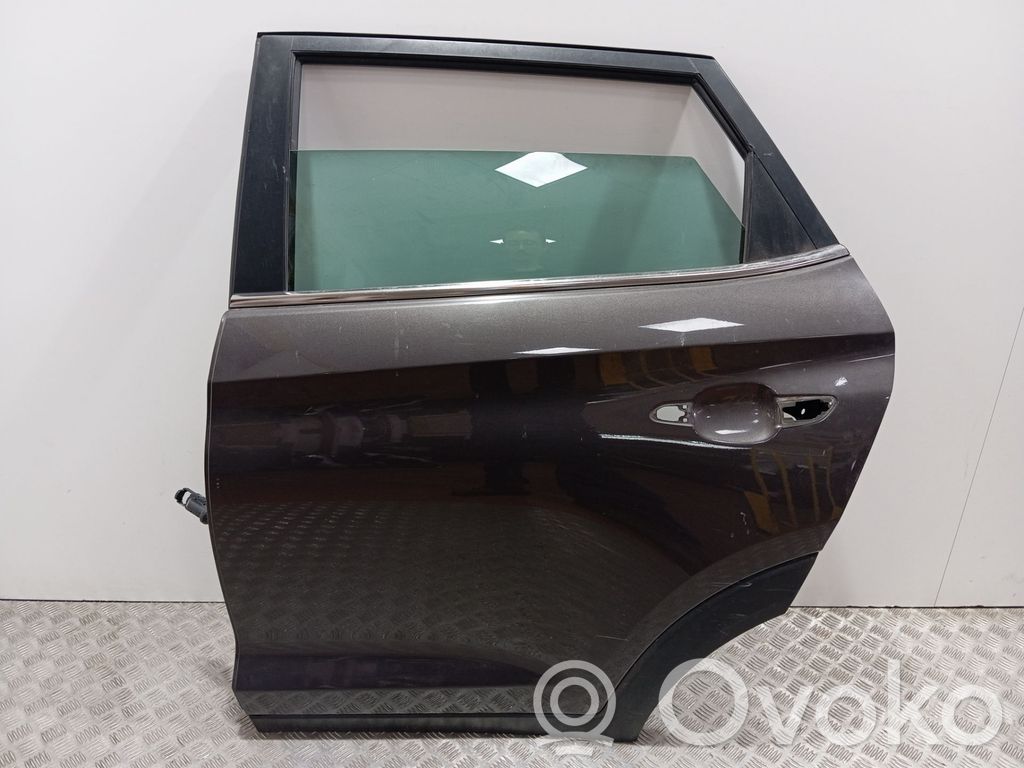 Puerta trasera   77003D7000