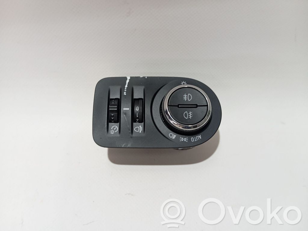 Opel Crossland X Interrupteur d'éclairage de la cabine dans le panneau 
