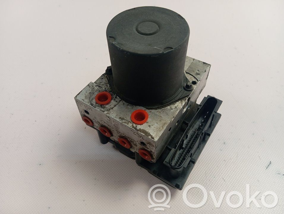 Bomba de ABS   8C112C405BB