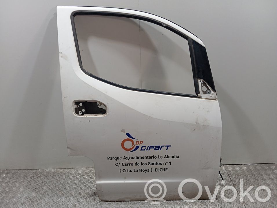 Nissan NV200 Puerta delantera 