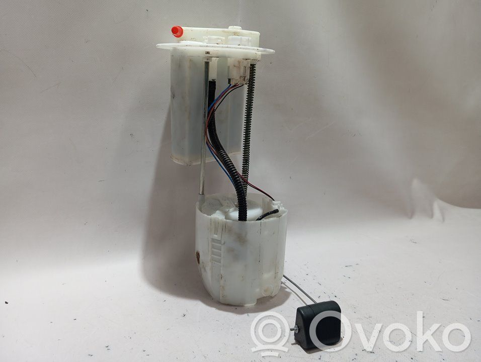 Toyota Yaris Pompa carburante immersa