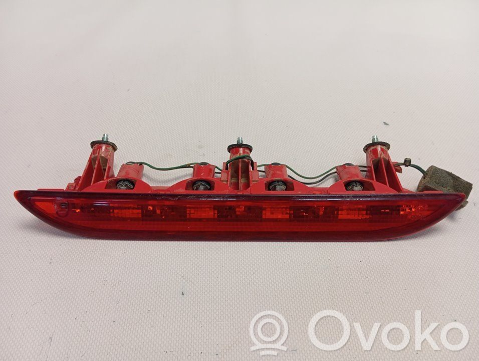 Third/center stoplight   92700G6100