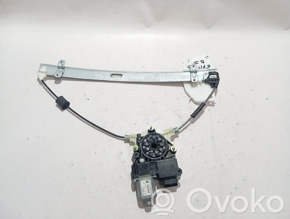 Regulador manual de la ventanilla delantera   82401G6020