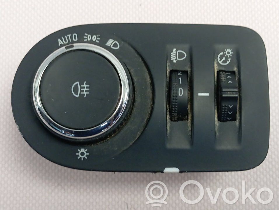 Opel Combo E Panel lighting control switch 