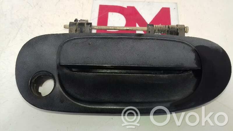 Manecilla externa puerta delantera