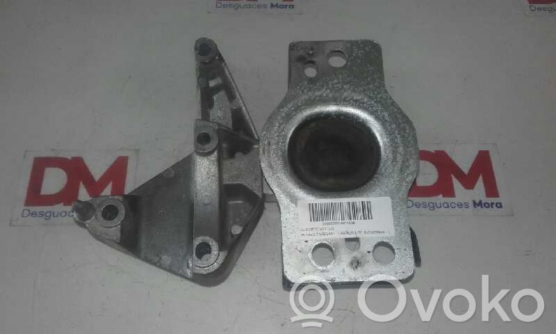 Renault Megane II Engine mount bracket 