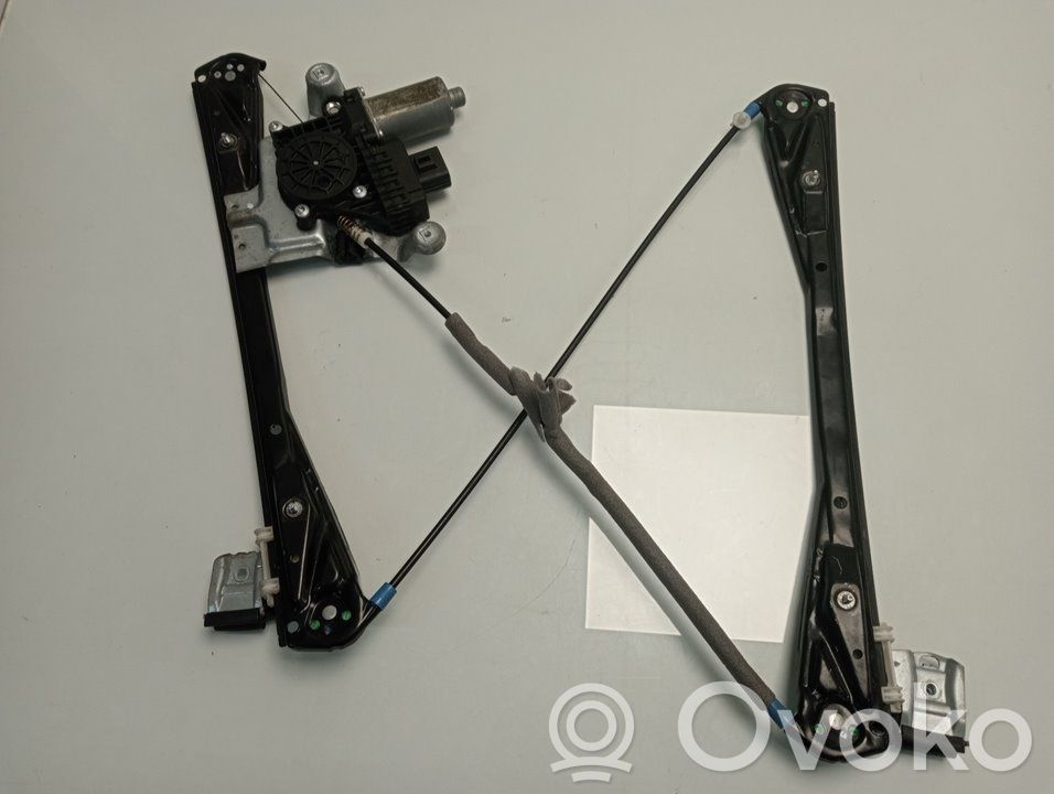 Regulador manual de la ventanilla delantera   0130821946,XR816888