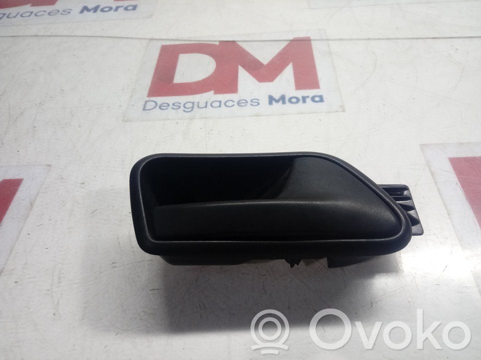 Manecilla interna puerta delantera