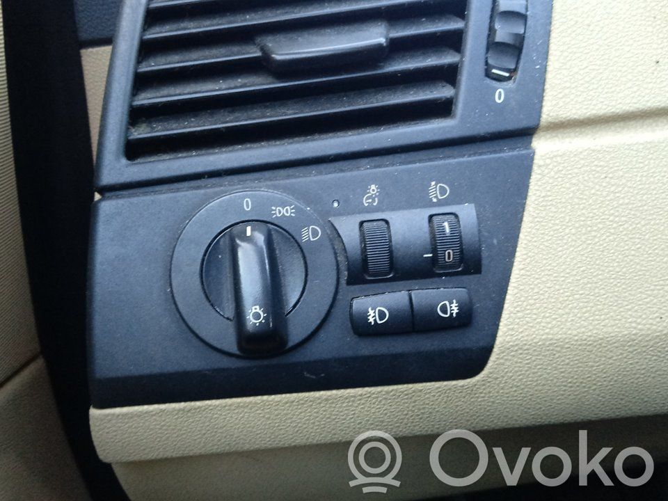 BMW X3 E83 Interrupteur d'éclairage de la cabine dans le panneau 