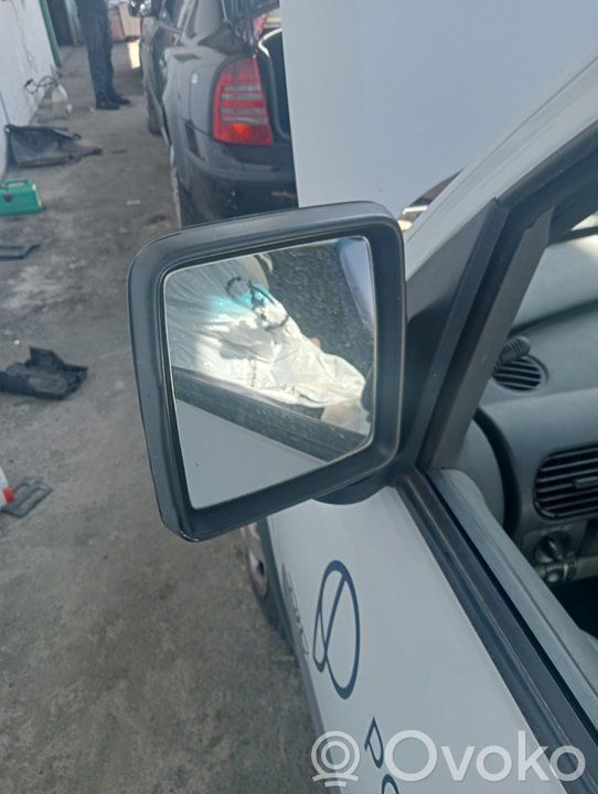 Opel Combo C Front door electric wing mirror 