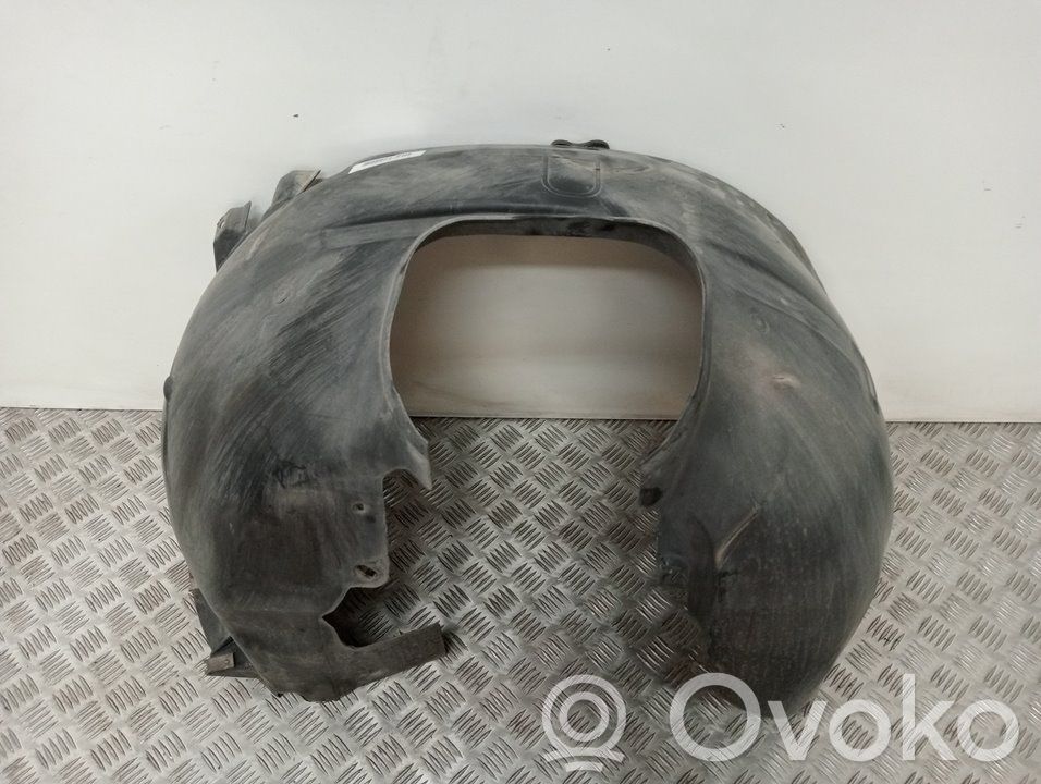 Front wheel arch liner splash guards