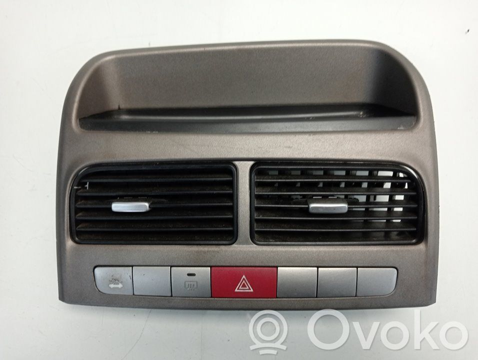 Fiat Linea Botón interruptor de luz de peligro 