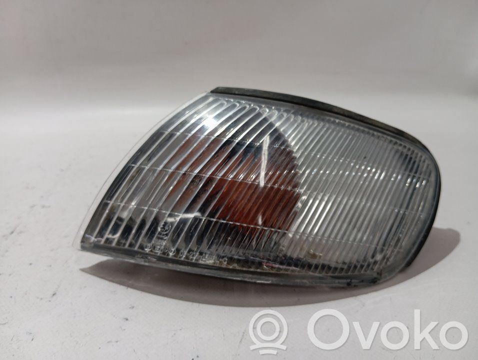 Nissan Almera Faro/fanale 