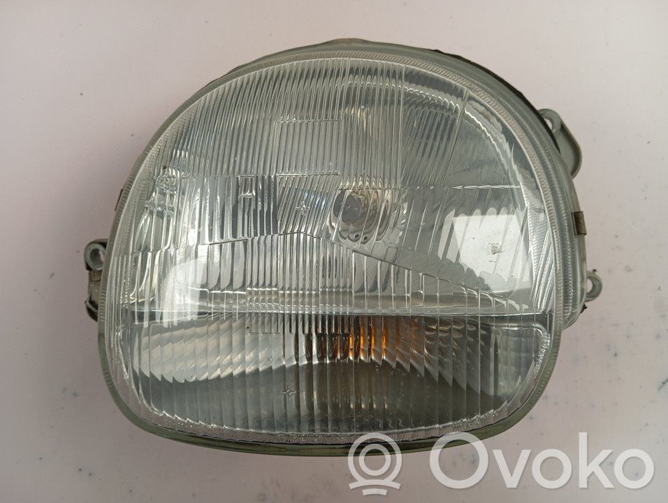 Etu-/Ajovalo   260107456R