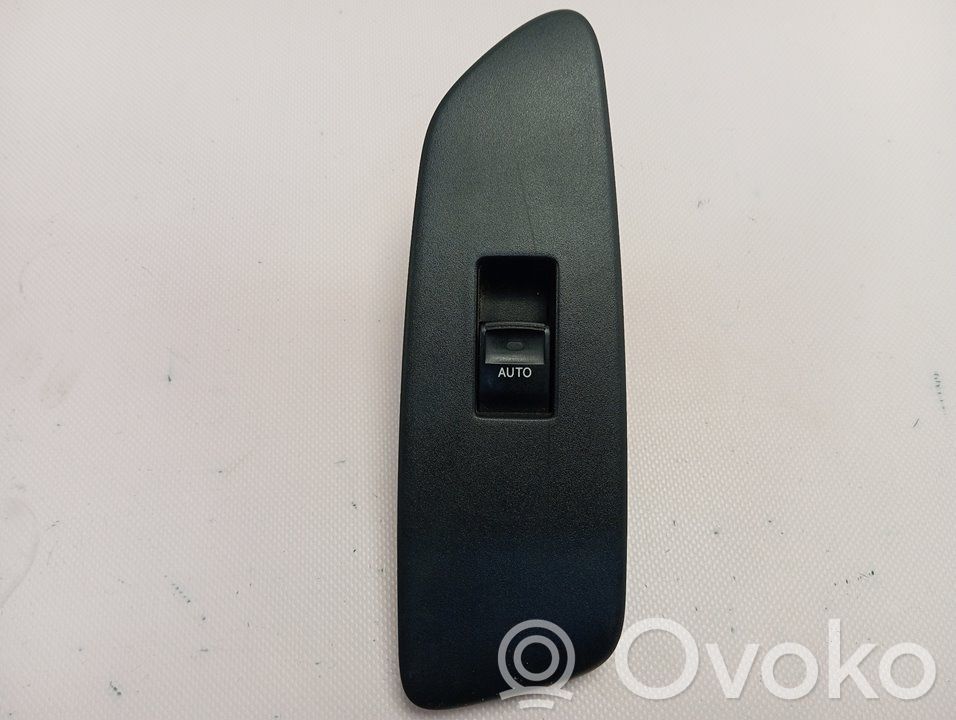 Toyota Auris 150 Electric window control switch 