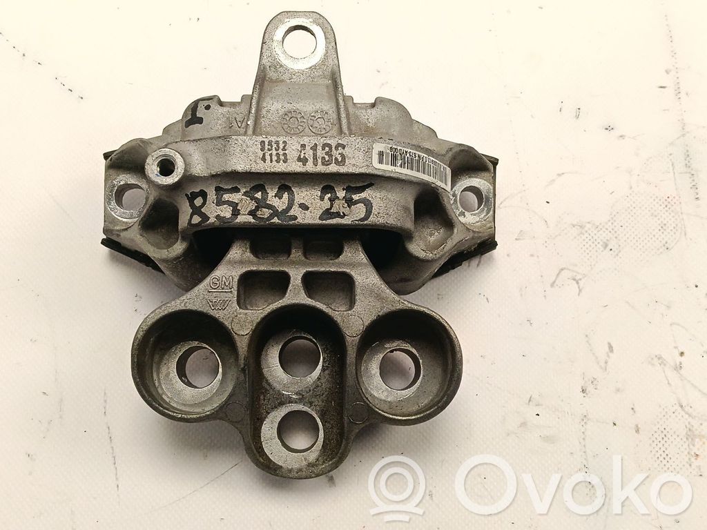 Engine mount bracket   95324133