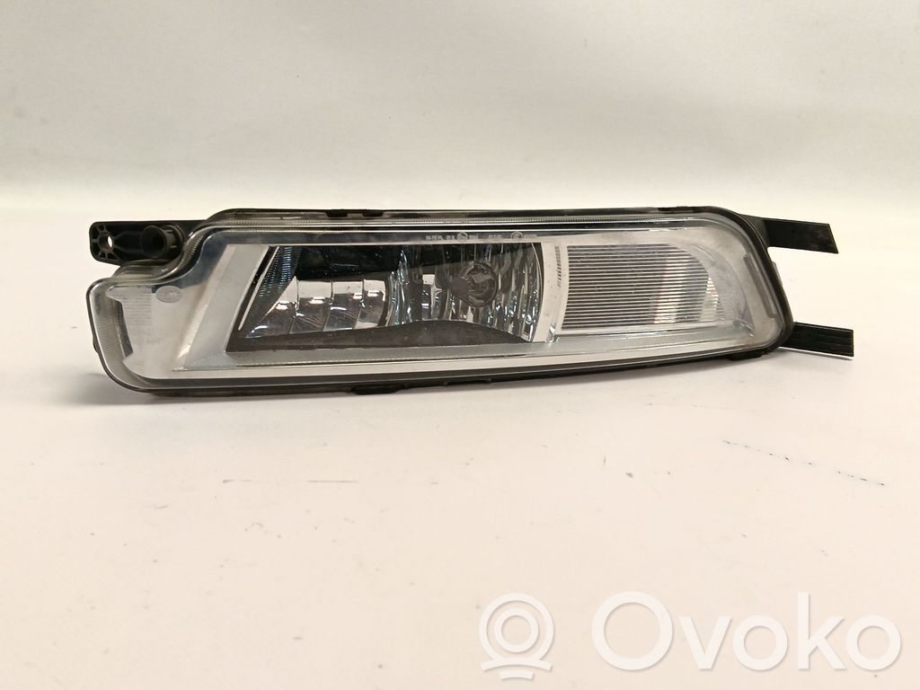 Volkswagen Passat Alltrack Światło przeciwmgłowe przednie 