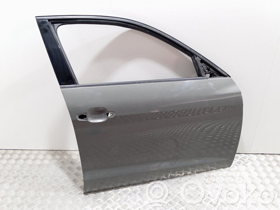 Priekinės durys   82G831052