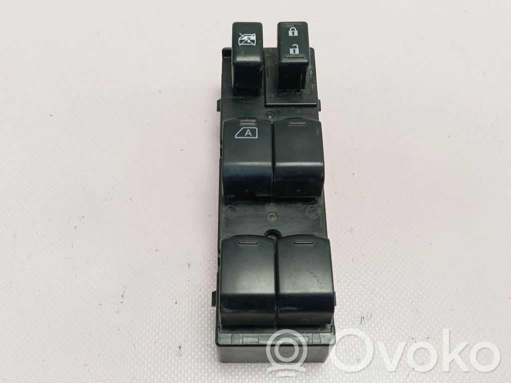 Electric window control switch   254013VV0B