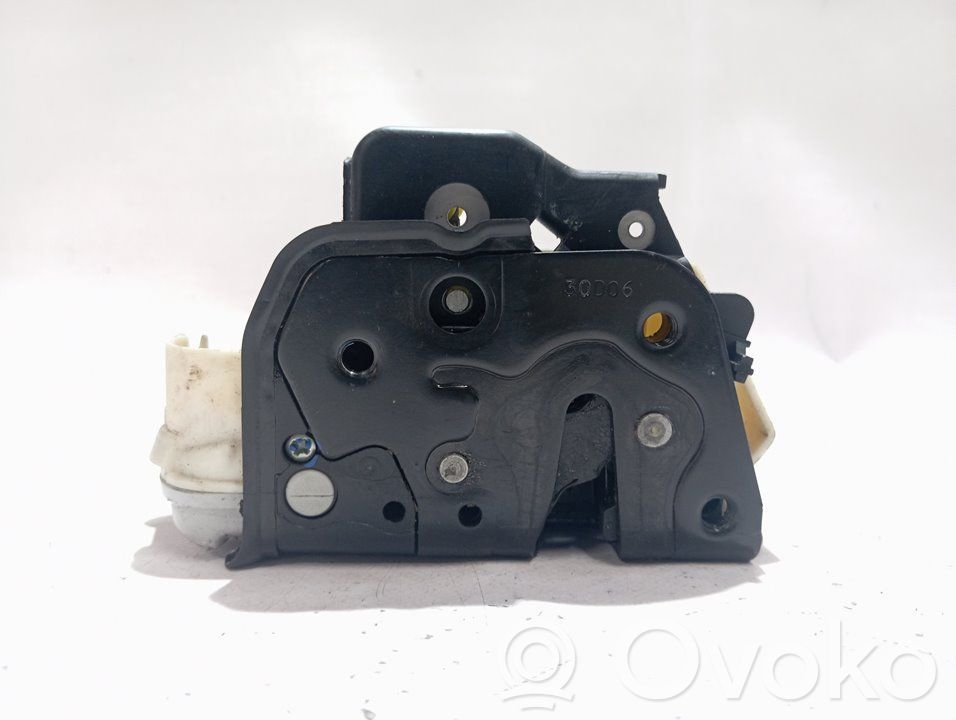 Front door lock   8E2837016AA