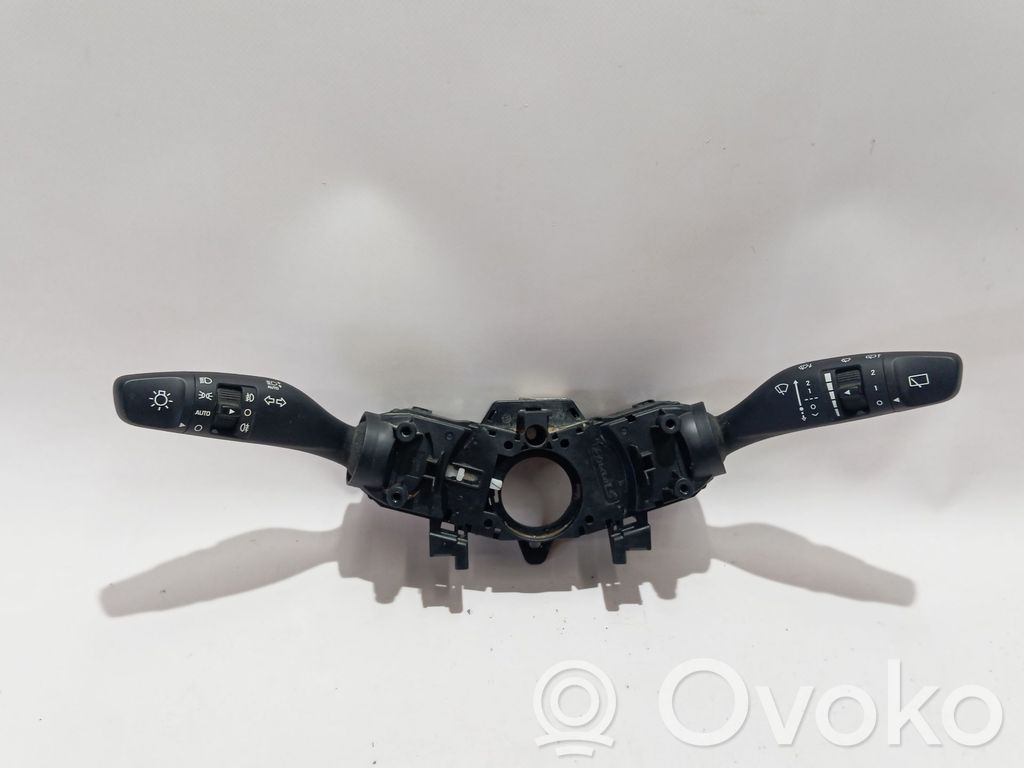 Interruptor de control del panel de luces   93400,299141440