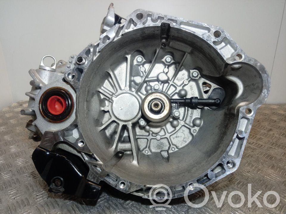 KIA Xceed Cutie viteze manuală cu 5 trepte 