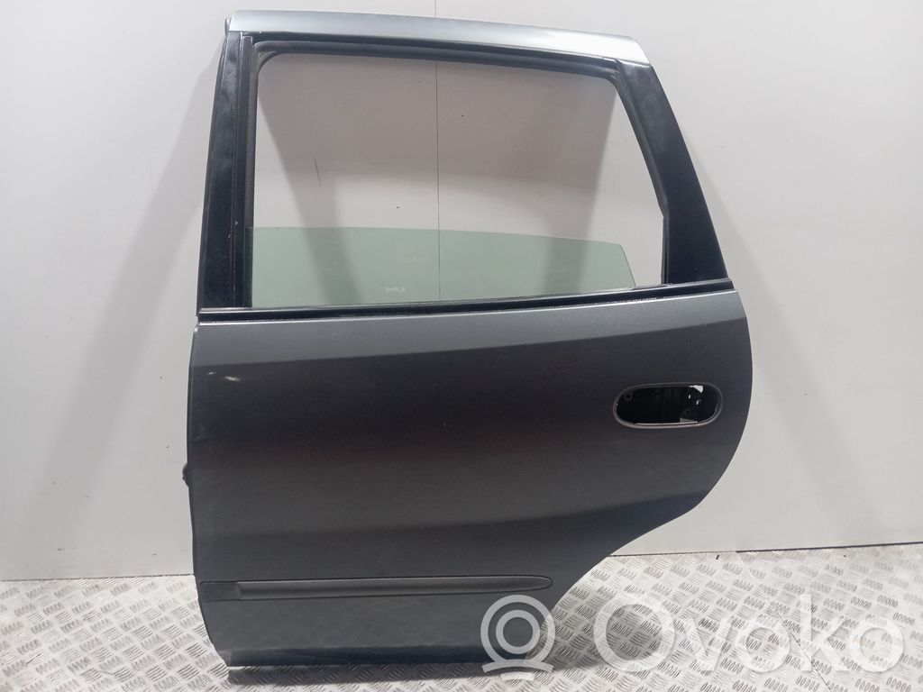 Puerta trasera   821014U130