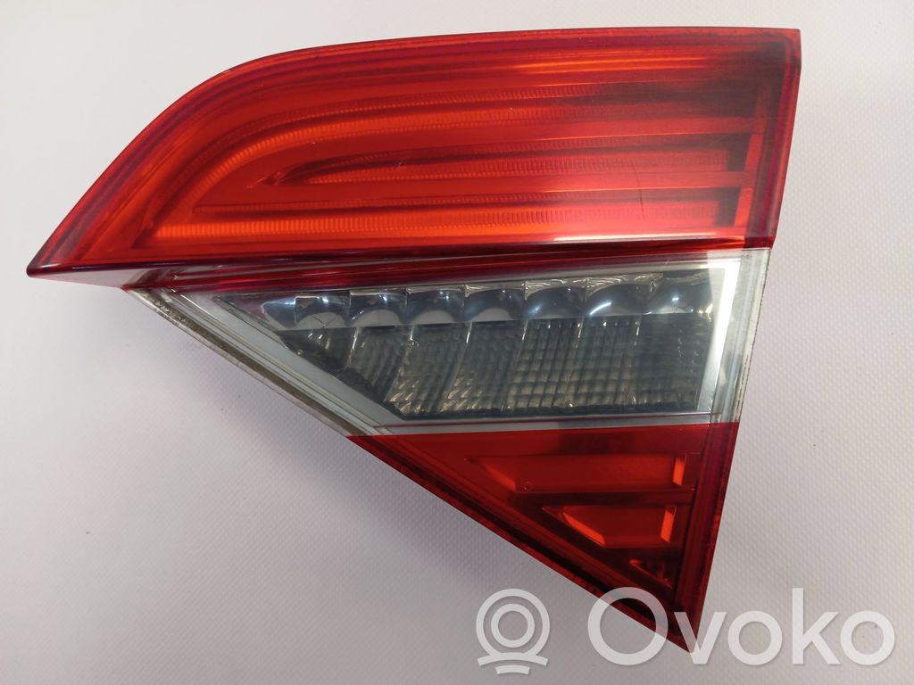 Skoda Superb B6 (3T) Feux arrière sur hayon