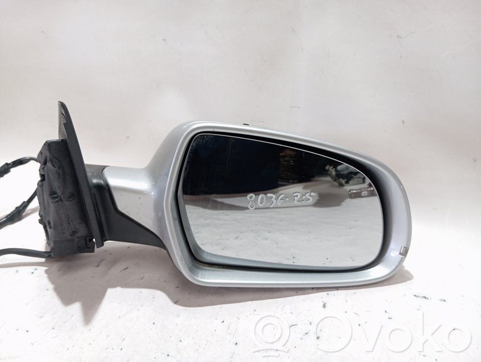 Audi A3 S3 8P Elektryczne lusterko boczne drzwi przednich 