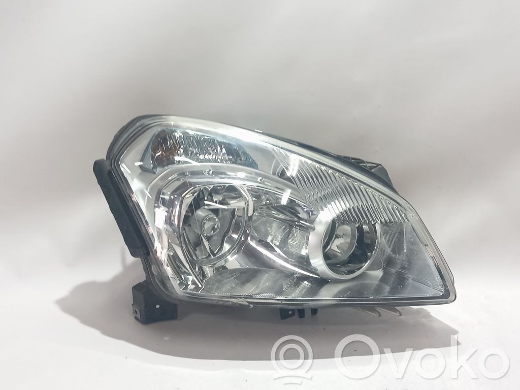 Nissan Qashqai+2 Lampa przednia 