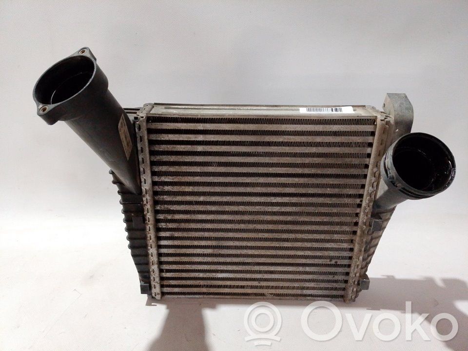 Audi Q7 4L Chłodnica powietrza doładowującego / Intercooler 