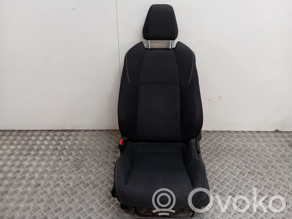 Fotel przedni kierowcy   71074F2440C0,7101402280