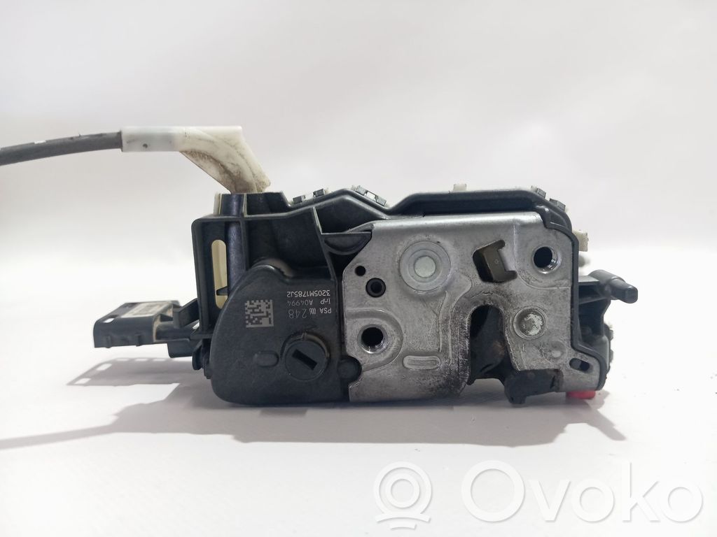 Citroen C3 Aizmugurē slēdzene 