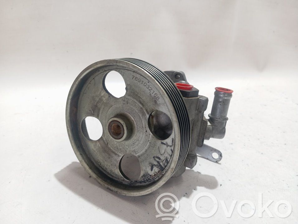 Peugeot Boxer Ohjaustehostimen pumppu 