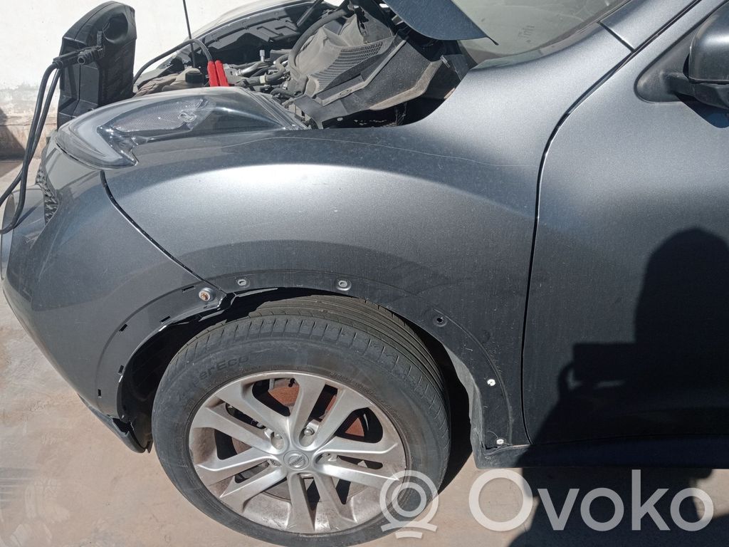 Nissan Juke I F15 Błotnik przedni 