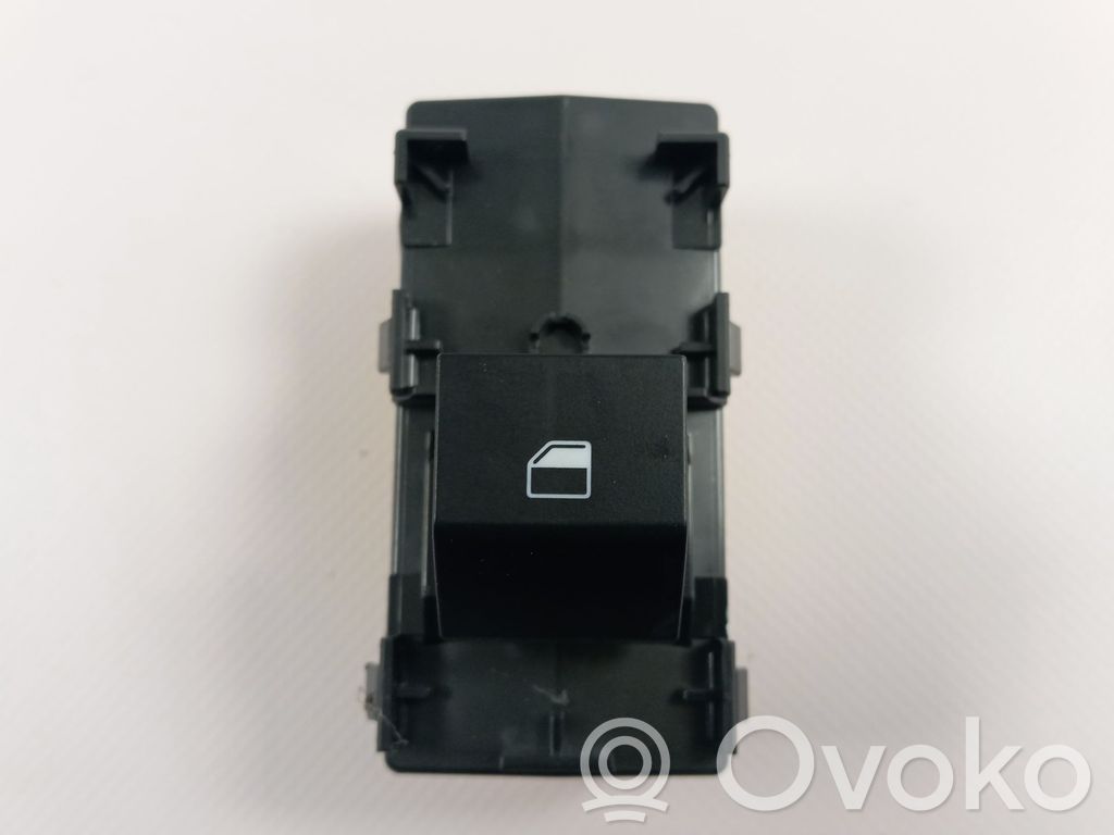 Electric window control switch   93581AT000
