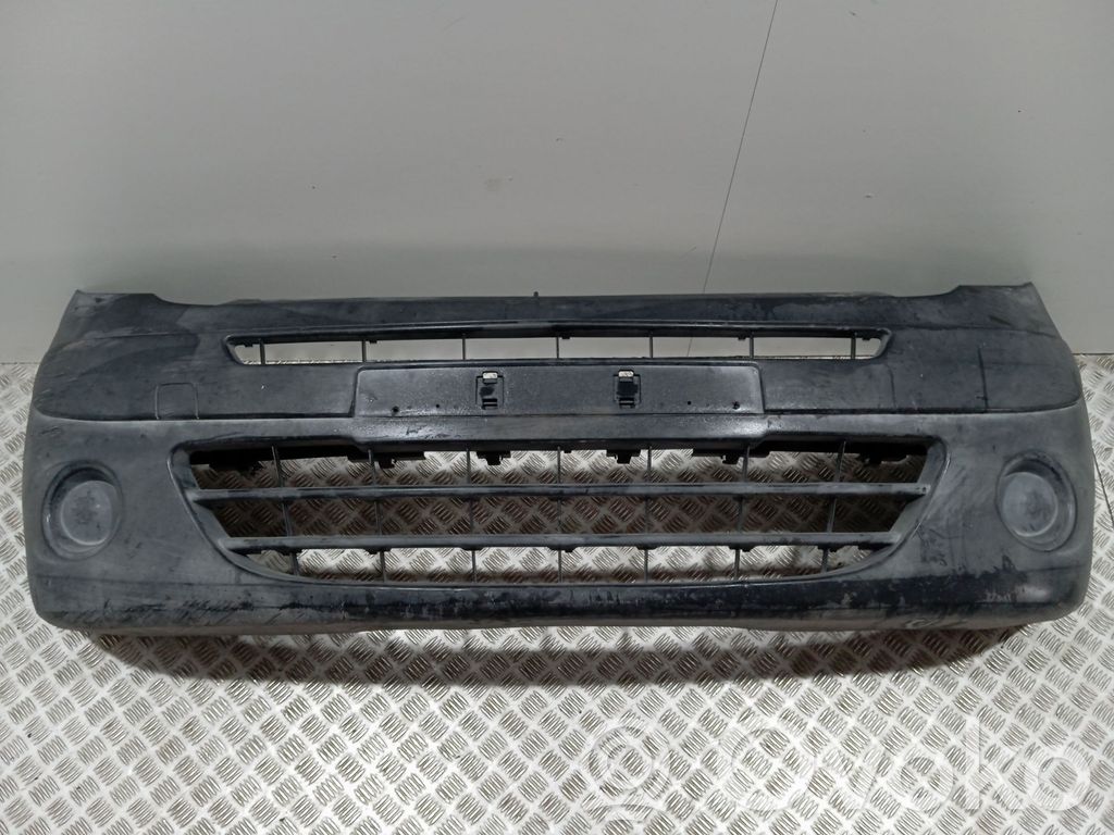 Renault Kangoo II Parachoques delantero 