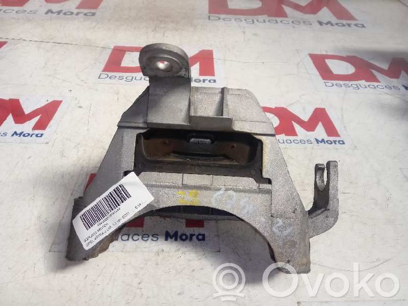 Soporte de montaje del motor