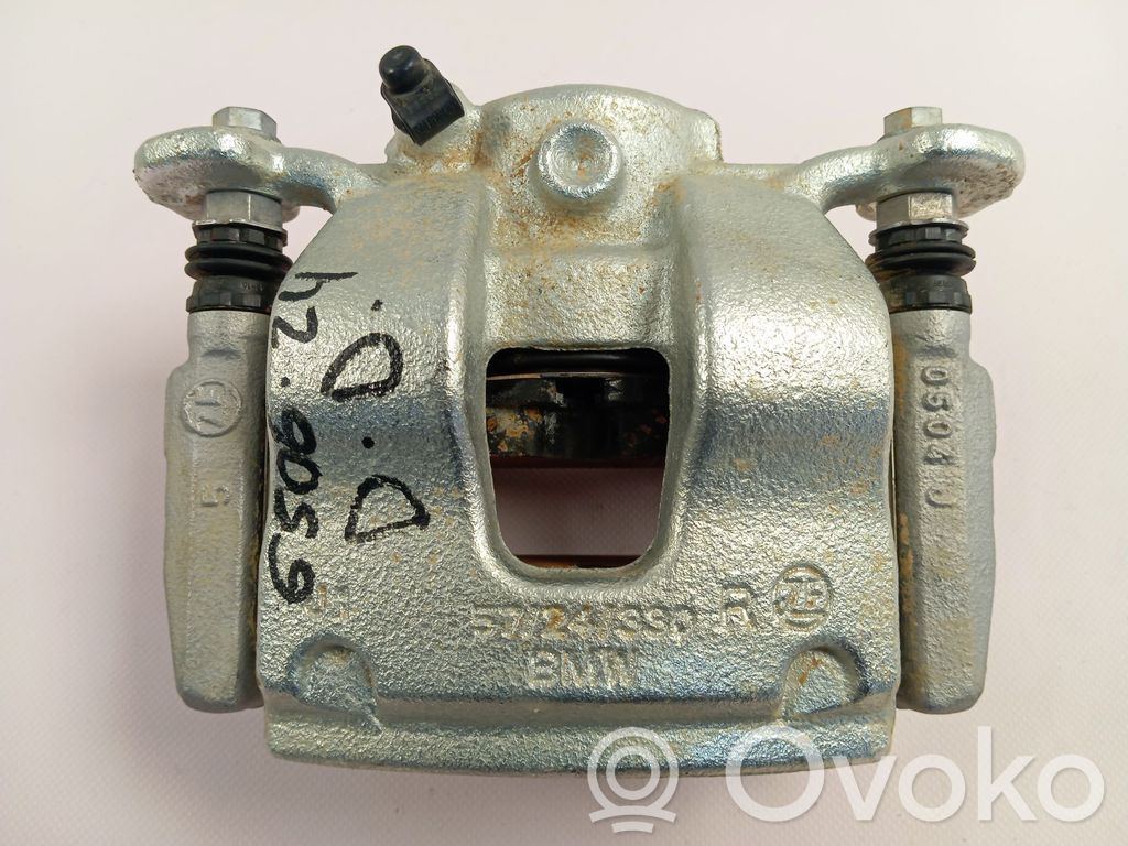 BMW M5 Etujarrusatula 
