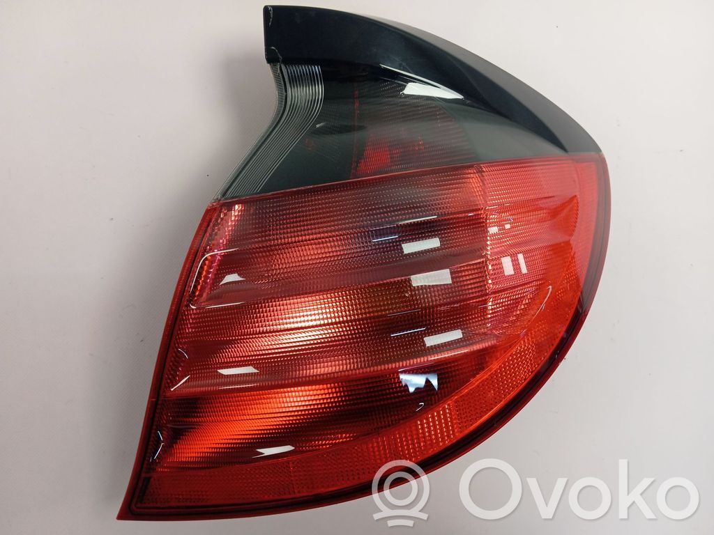 Mercedes-Benz C W203 Lampa tylna