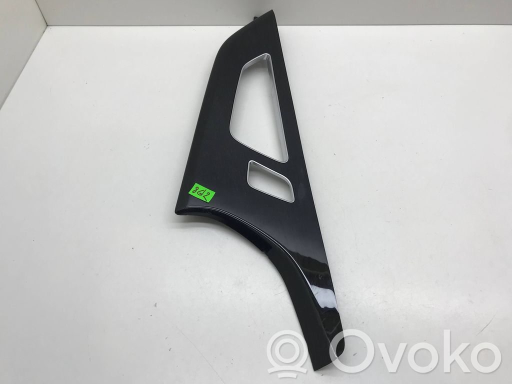 Moulure   4M8867439