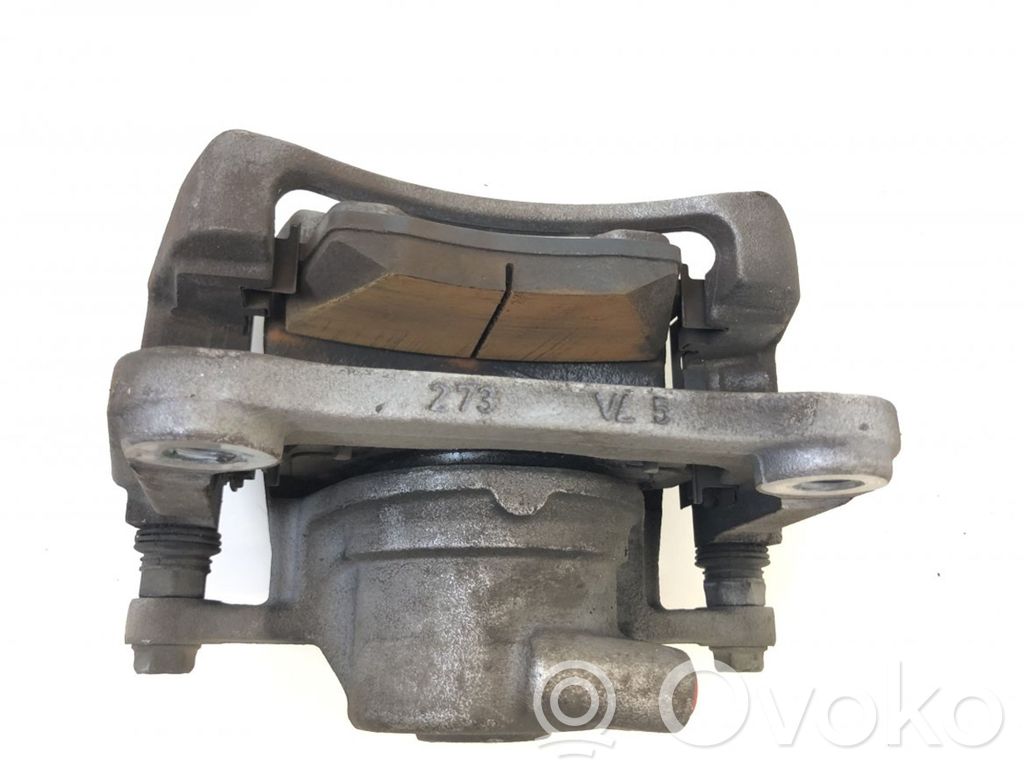 Volvo XC40 Передний суппорт 